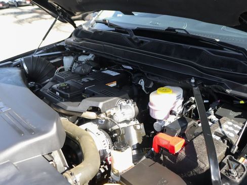 Used 2023 RAM 2500 Laramie AWD/4WD image 12