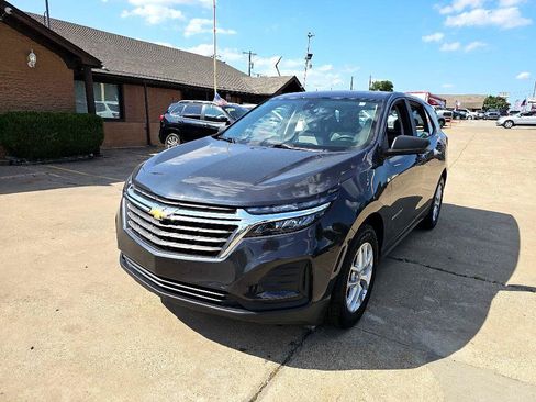 Used 2022 Chevrolet Equinox LS image 7