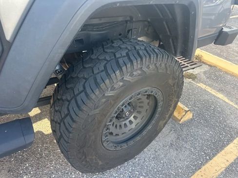 Used 2020 Jeep Gladiator Sport w/ Quick Order Package 24S image 16
