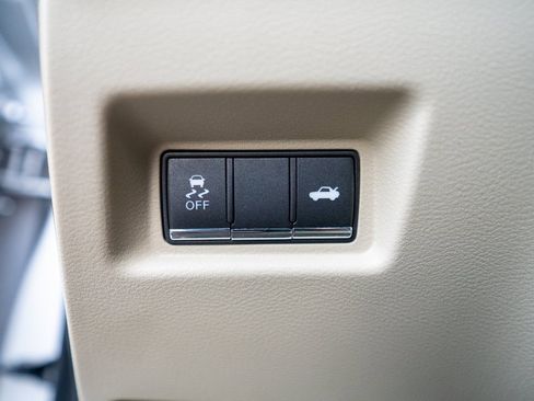 Used 2015 INFINITI Q50 Premium w/ Navigation Package image 24