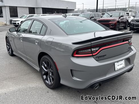 Used 2023 Dodge Charger R/T w/ Blacktop Package image 6