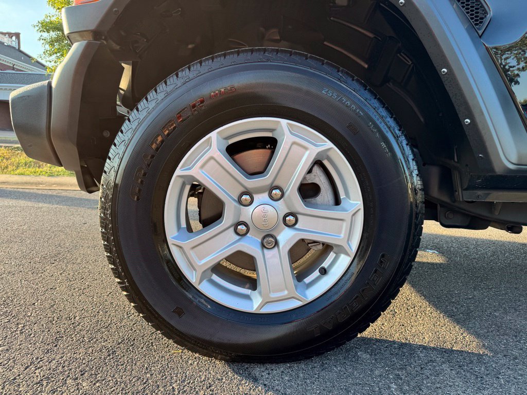 Used 2022 Jeep Wrangler Unlimited Sport AWD/4WD image 7
