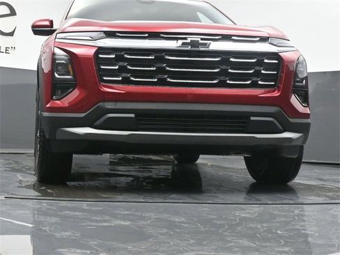 New 2026 Chevrolet Equinox LT image 3