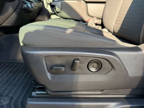 Used 2024 Chevrolet Silverado 2500 Custom w/ Custom Value Package image 13