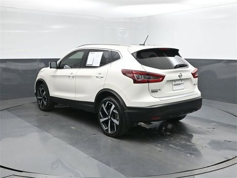 Used 2022 Nissan Rogue Sport SL w/ Premium Package image 5