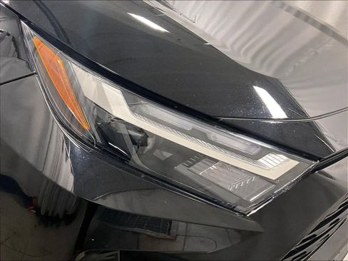 Used 2025 Toyota RAV4 XLE image 33