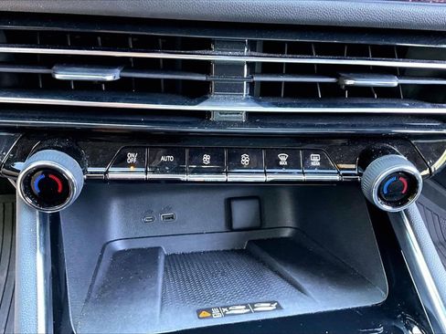 Used 2024 Chevrolet Traverse RS w/ LPO, Floor Liner Package FWD image 25