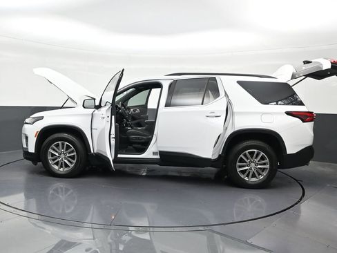 Used 2023 Chevrolet Traverse LT FWD image 28