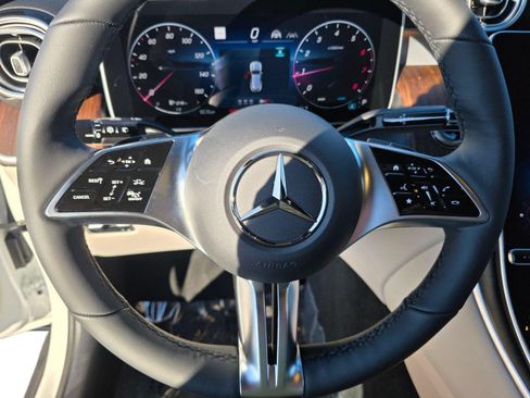 Used 2026 Mercedes-Benz GLC 300 4MATIC image 15