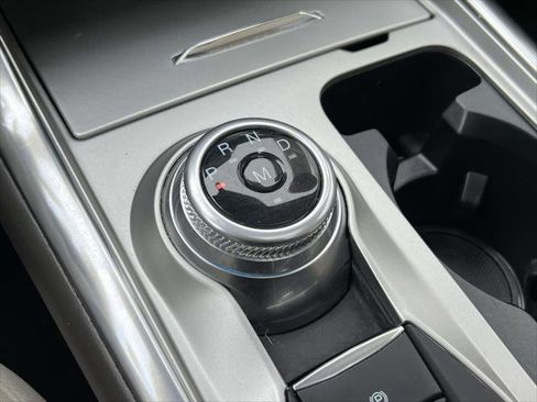 Used 2020 Ford Explorer Platinum w/ Premium Technology Package image 33