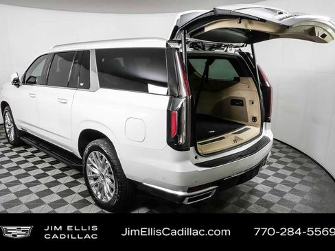 Used 2022 Cadillac Escalade ESV Premium Luxury image 39