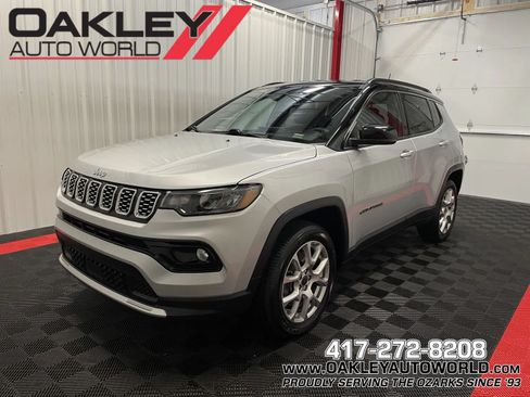 Used 2025 Jeep Compass Limited AWD/4WD image 1