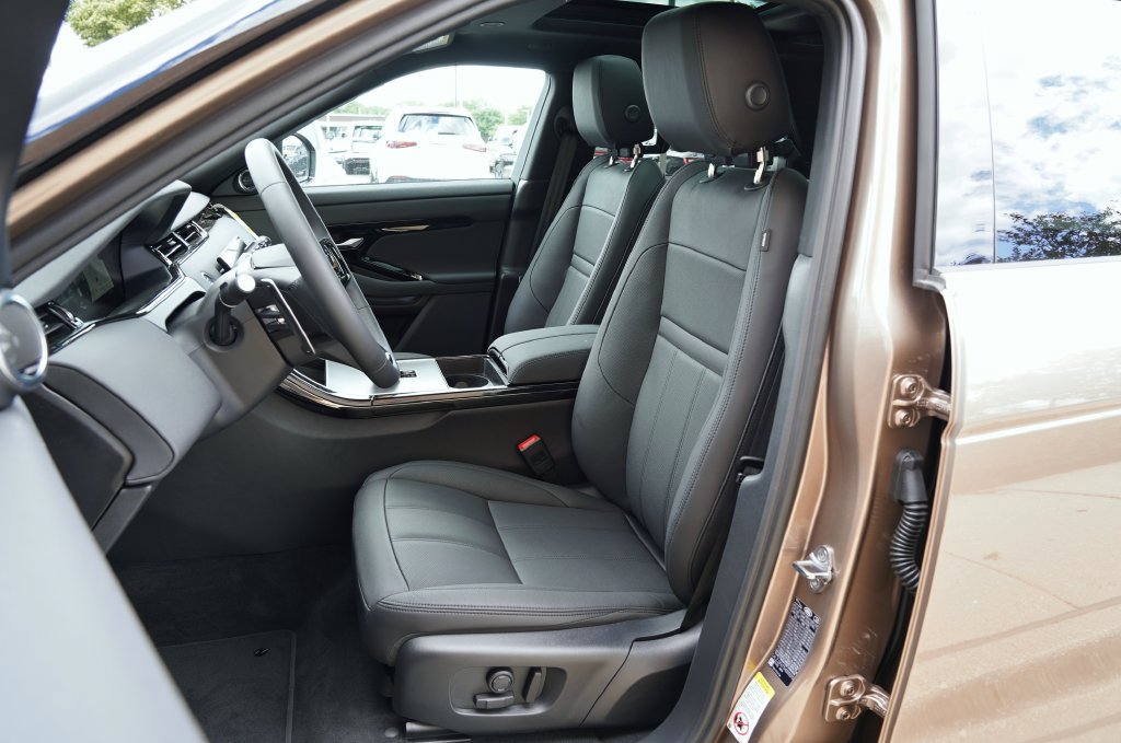 Used 2026 Land Rover Range Rover Evoque S AWD/4WD image 12