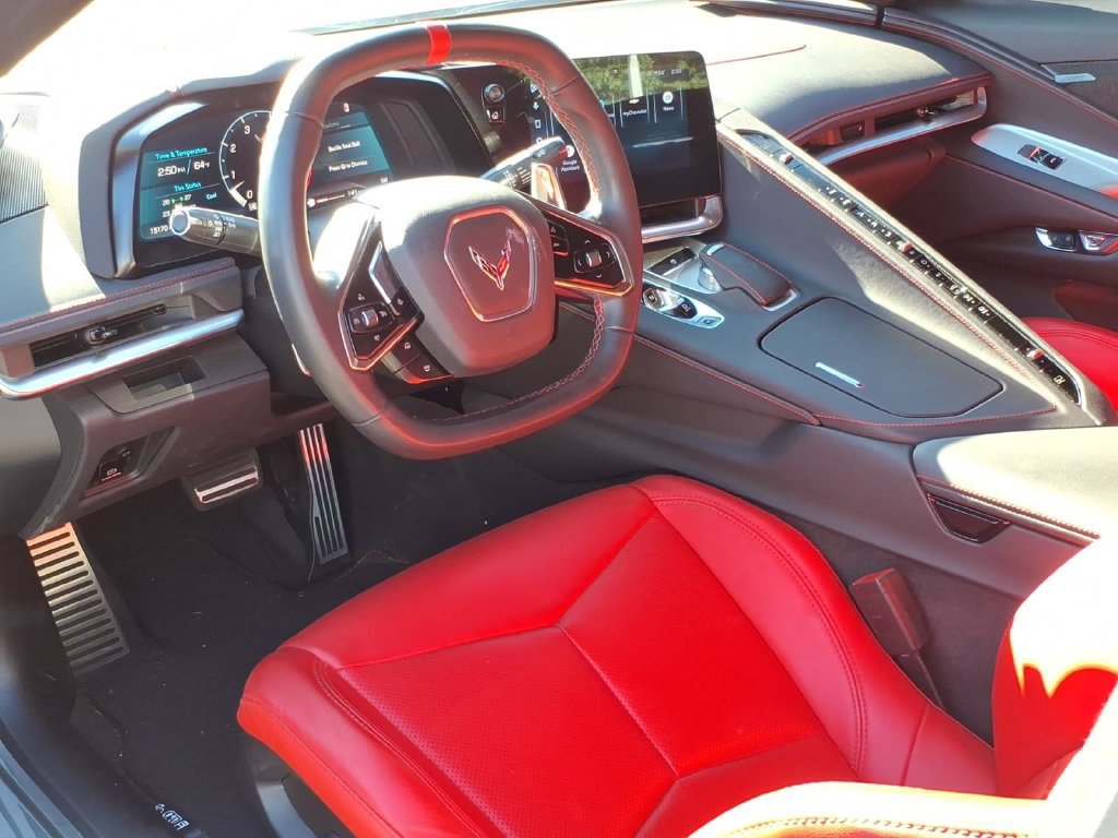 Used 2024 Chevrolet Corvette Stingray Coupe RWD image 11