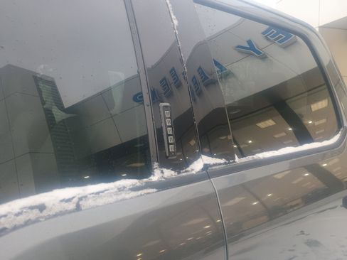 Used 2023 Ford F150 Lightning XLT image 6