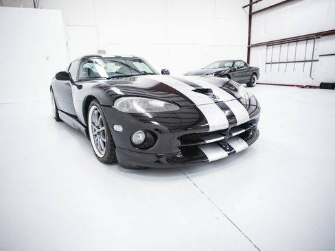 Used 2000 Dodge Viper GTS image 15