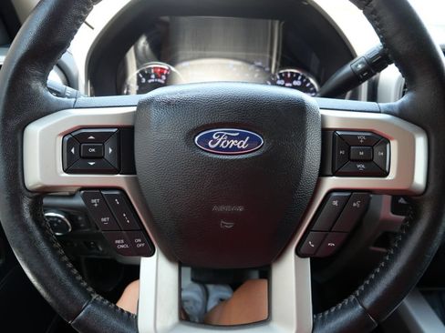 Used 2020 Ford F250 Lariat w/ Lariat Ultimate Package AWD/4WD image 26