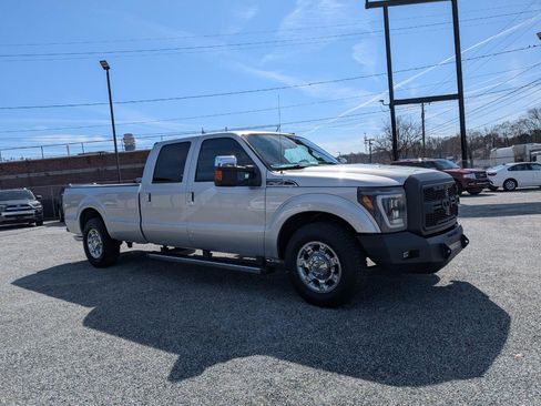 Used 2015 Ford F250 Lariat w/ Chrome Package image 3