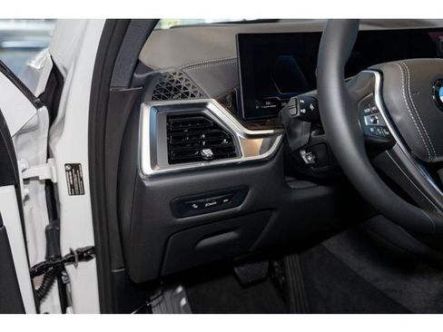 Used 2026 BMW X5 xDrive40i w/ Premium Package image 52