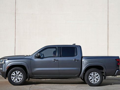 Used 2022 Nissan Frontier SV w/ SV Premium Package RWD image 7