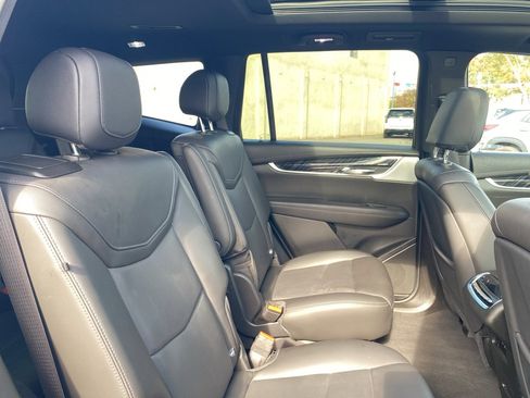 Used 2025 Cadillac XT6 Premium Luxury image 22