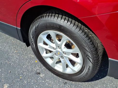 Used 2018 Chevrolet Equinox LT FWD image 11