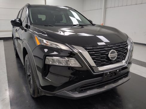 Used 2021 Nissan Rogue SV w/ Premium Package FWD image 14
