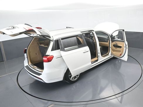 Used 2016 Kia Sedona SX Limited image 84