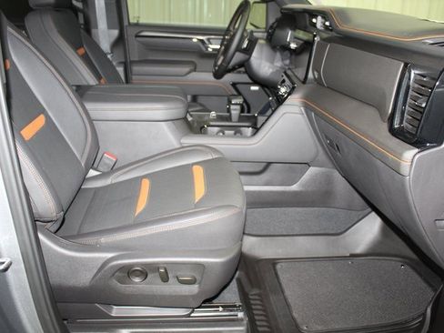 Used 2025 GMC Sierra 1500 AT4 w/ AT4 Premium Package image 15