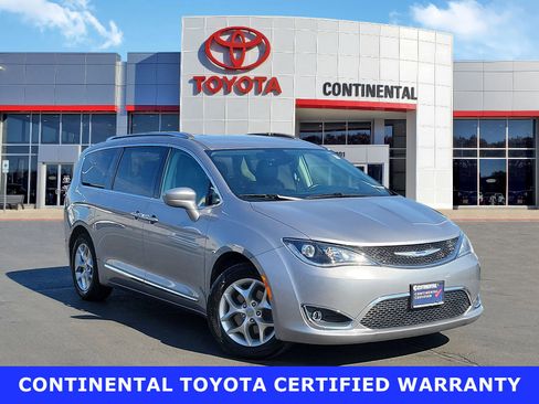 Used 2019 Chrysler Pacifica Touring-L Plus w/ Tire & Wheel Group image 1