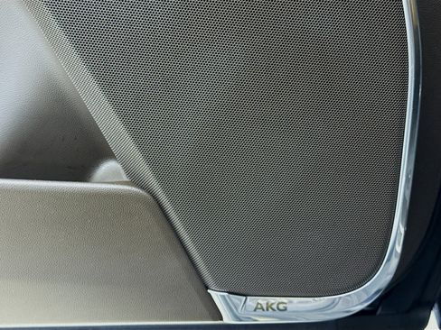 Used 2023 Cadillac Escalade ESV Sport w/ Touring Package image 19