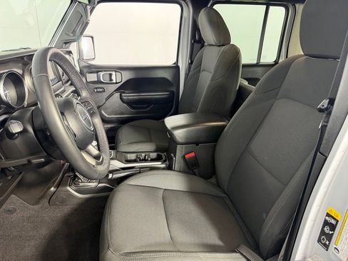 Used 2023 Jeep Wrangler Unlimited AWD/4WD image 21