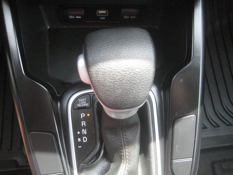 Used 2025 Kia Soul LX w/ LX Technology Package FWD image 17