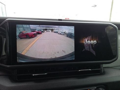 Used 2024 Jeep Wrangler Sport S image 21