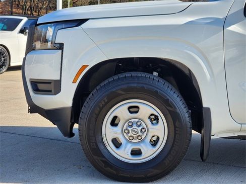 Used 2025 Nissan Frontier S image 5