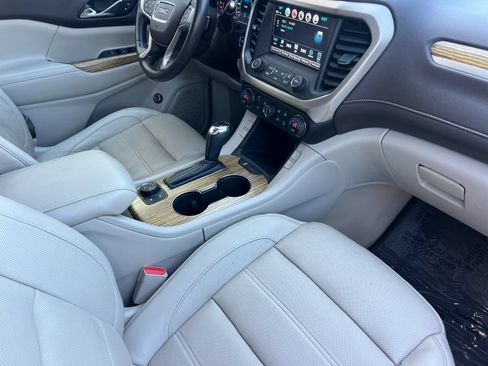 Used 2017 GMC Acadia Denali w/ Technology Package AWD/4WD image 17