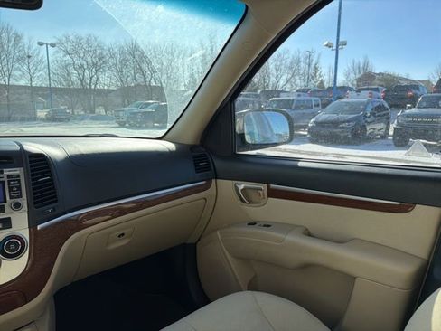 Used 2009 Hyundai Santa Fe SE image 16