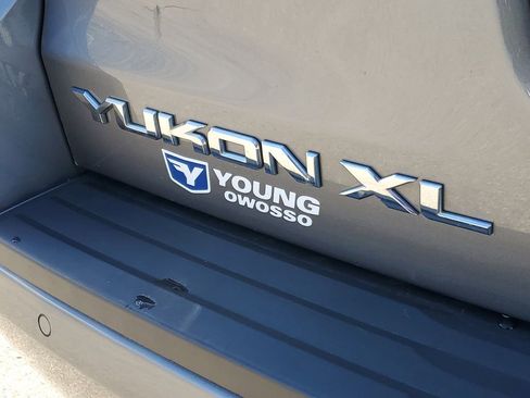 Used 2020 GMC Yukon XL SLE w/ SLE Value Package image 33