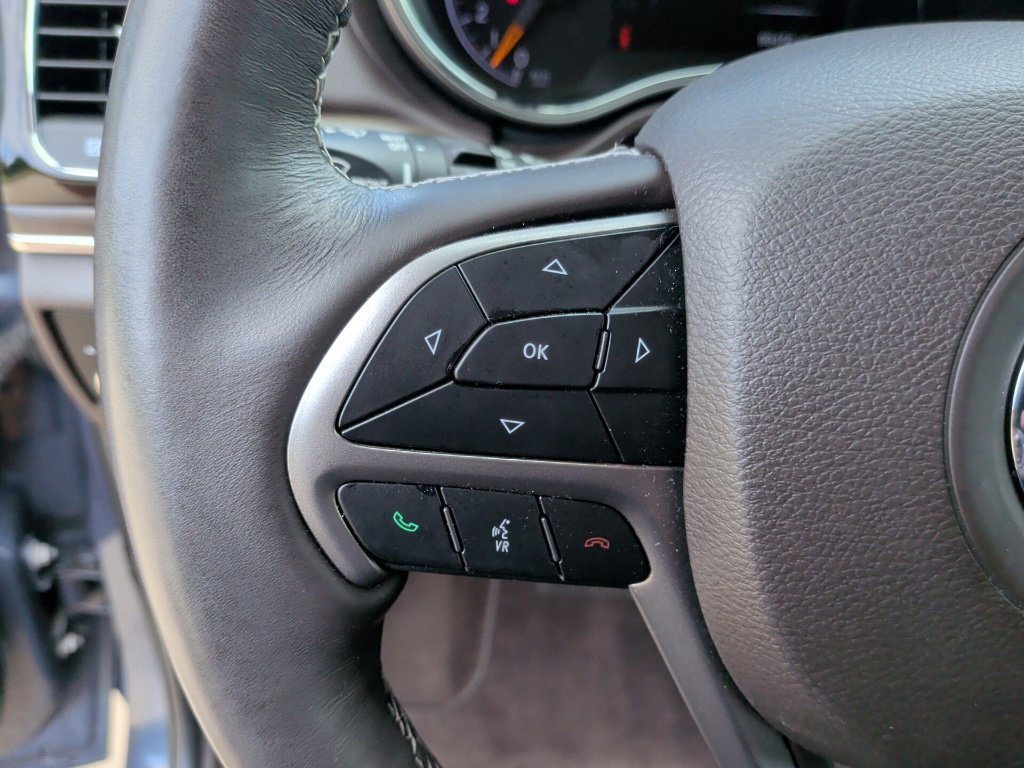 Used 2019 Jeep Grand Cherokee Overland AWD/4WD image 18