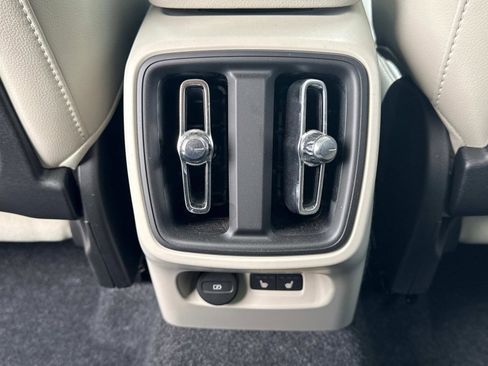 New 2026 Volvo XC40 B5 Ultra w/ Climate Package image 15