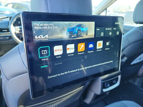 New 2025 Kia Carnival SX Prestige image 9