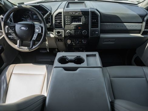 Used 2017 Ford F550 4x4 SuperCab Super Duty image 31
