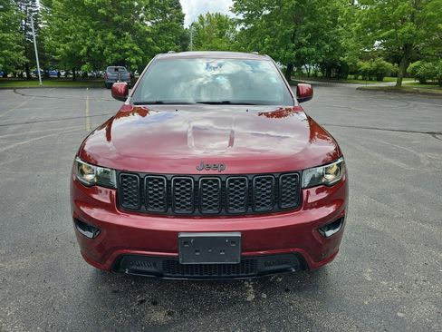 Used 2018 Jeep Grand Cherokee Altitude AWD/4WD image 9