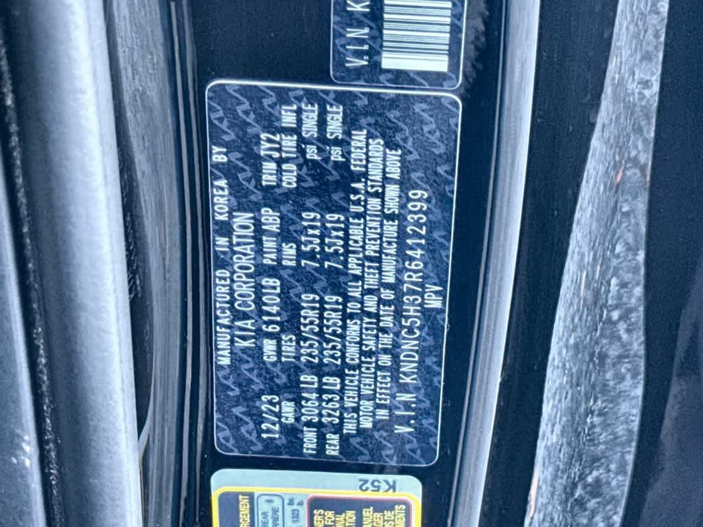 Used 2024 Kia Carnival EX FWD image 29