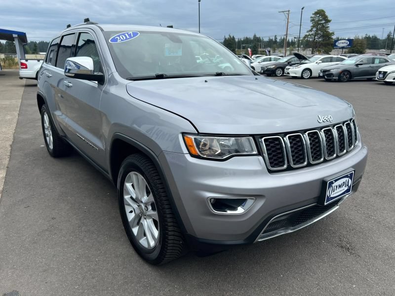 Used 2017 Jeep Grand Cherokee Limited w/ Trailer Tow Group IV AWD/4WD image 4