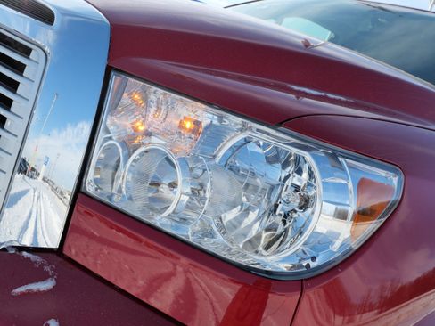 Used 2013 Toyota Tundra Platinum image 17