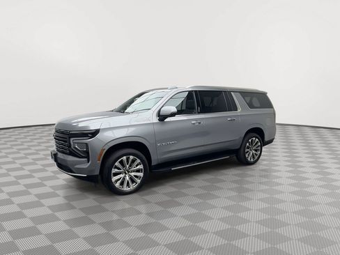 Certified 2025 Chevrolet Suburban High Country w/ Sun And Tow Package AWD/4WD image 41