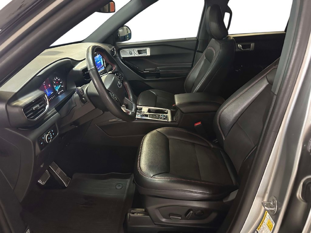 Used 2024 Ford Explorer ST-Line w/ Class IV Trailer Tow Package AWD/4WD image 8