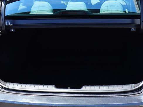 Used 2021 Hyundai Elantra SE FWD image 25