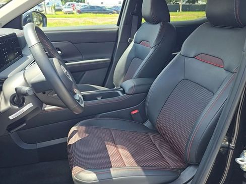Used 2026 Nissan Kicks SR FWD image 15